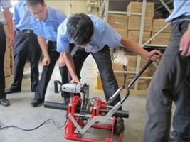 全体营业外勤人员进行PE施工培训